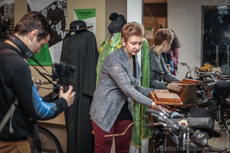 Ekspozīcijas centrā ir 30 oriģināli amatnieku velosipēdi, kas ražoti laika posmā no XIX gadsimta beigām līdz XX gadsimta pirmajai pusei. Izstāde apska Ekspozīcijas centrā ir 30 oriģināli amatnieku velosipēdi, kas ražoti laika posmā no XIX gadsimta beigām līdz XX gadsimta pirmajai pusei. Izstāde apska 275523