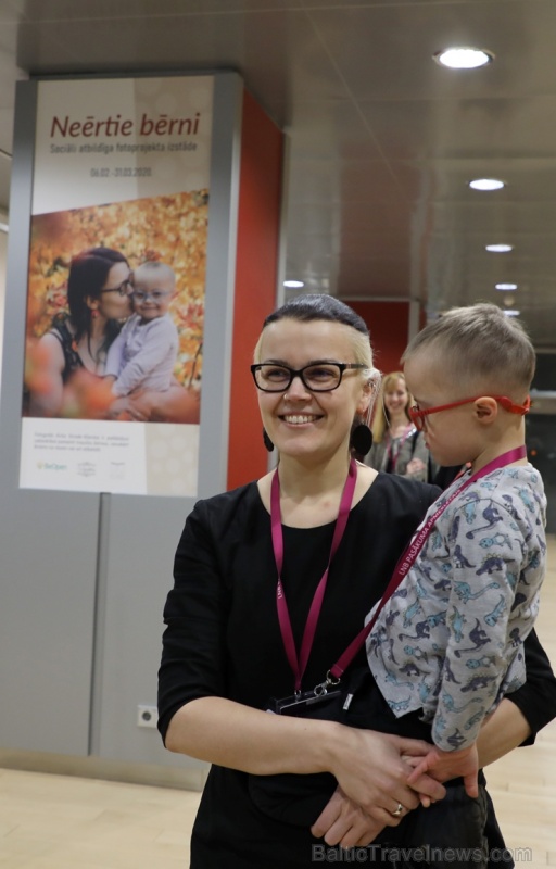 Fotogrāfes Aritas Strodes – Kļaviņas Fotoizstāde «Neērtie bērni» apskatāma līdz 2020. gada 31. martam Latvijas Nacionālās bibliotēkas telpās Fotogrāfes Aritas Strodes – Kļaviņas Fotoizstāde «Neērtie bērni» apskatāma līdz 2020. gada 31. martam Latvijas Nacionālās bibliotēkas telpās 276617
