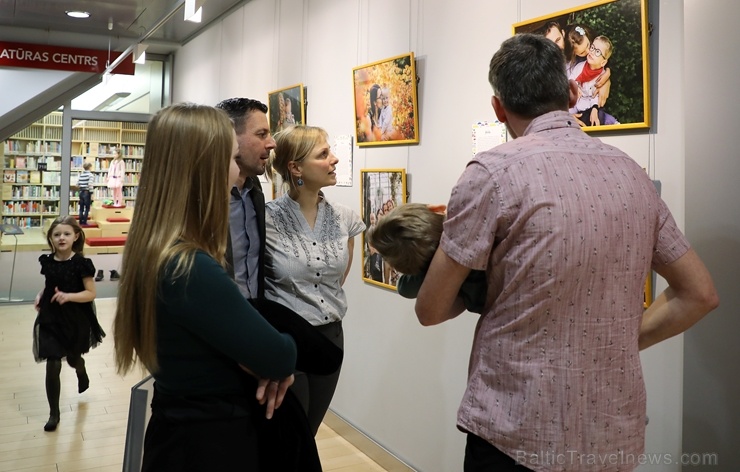 Fotogrāfes Aritas Strodes – Kļaviņas Fotoizstāde «Neērtie bērni» apskatāma līdz 2020. gada 31. martam Latvijas Nacionālās bibliotēkas telpās Fotogrāfes Aritas Strodes – Kļaviņas Fotoizstāde «Neērtie bērni» apskatāma līdz 2020. gada 31. martam Latvijas Nacionālās bibliotēkas telpās 276626