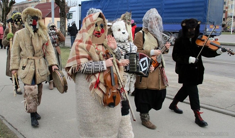 Līvānos norisinājās XXI Starptautiskais masku tradīciju festivāls, kurā piedalījās 24 masku grupasno Latvijas un citām valstīm Līvānos norisinājās XXI Starptautiskais masku tradīciju festivāls, kurā piedalījās 24 masku grupasno Latvijas un citām valstīm 277668