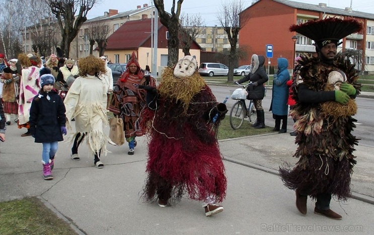 Līvānos norisinājās XXI Starptautiskais masku tradīciju festivāls, kurā piedalījās 24 masku grupasno Latvijas un citām valstīm Līvānos norisinājās XXI Starptautiskais masku tradīciju festivāls, kurā piedalījās 24 masku grupasno Latvijas un citām valstīm 277673