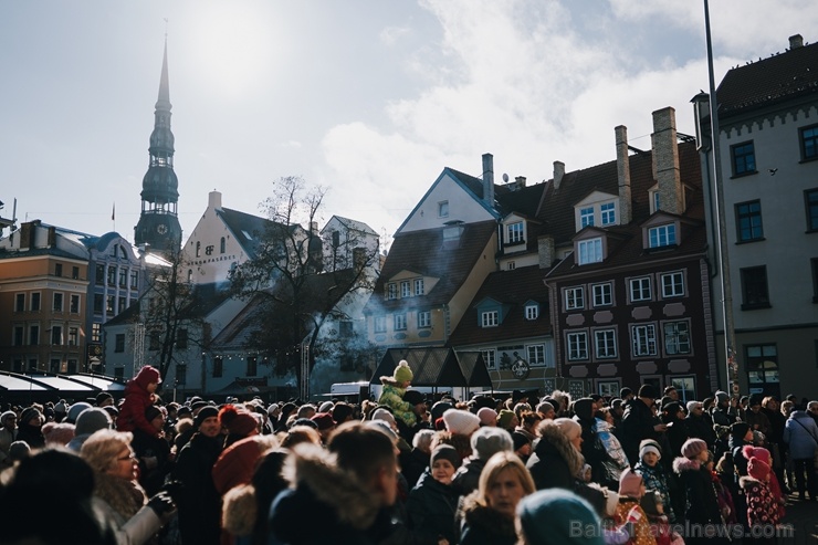 Vecīgā tiek svinēti pavasara tuvošanās svētki «Masļeņica – lielais pankūku cepiens». Foto: Live Riga Vecīgā tiek svinēti pavasara tuvošanās svētki «Masļeņica – lielais pankūku cepiens». Foto: Live Riga 278702