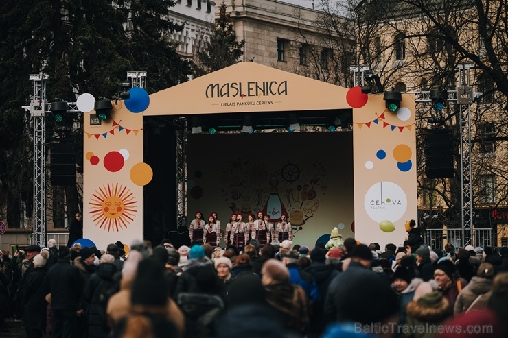 Vecīgā tiek svinēti pavasara tuvošanās svētki «Masļeņica – lielais pankūku cepiens». Foto: Live Riga Vecīgā tiek svinēti pavasara tuvošanās svētki «Masļeņica – lielais pankūku cepiens». Foto: Live Riga 278705