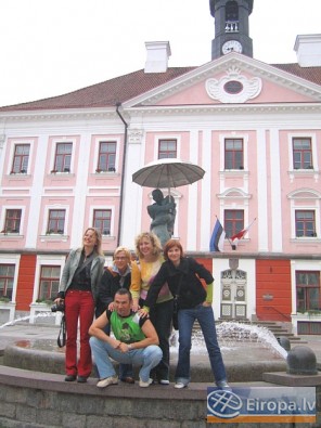 Lietuvas žurnālistu grupa (no kreisās): Kristina Stalnionyte, Kristina Stankeviče, Darius Selenis, Lidija Bajarūniene, Daiva Sutkute Lietuvas žurnālistu grupa (no kreisās): Kristina Stalnionyte, Kristina Stankeviče, Darius Selenis, Lidija Bajarūniene, Daiva Sutkute 15063