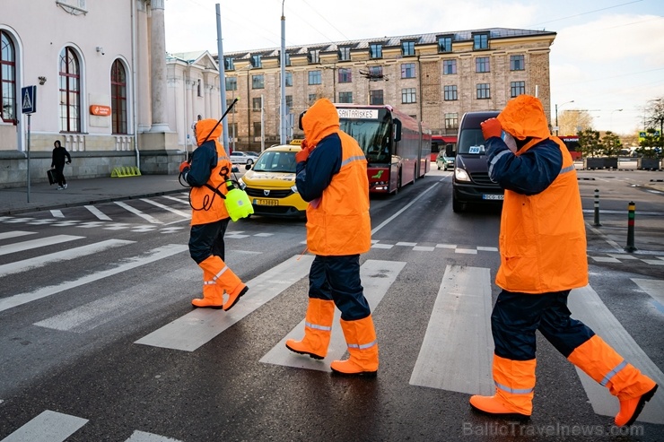 Lietuvas galvaspilsētā Viļņā pandēmijas laikā uzplaukst solidaritāte - brīvprātīgie un uzņēmēji sniedz palīdzību un atbalstu tiem, kam tā vajadzīga vi Lietuvas galvaspilsētā Viļņā pandēmijas laikā uzplaukst solidaritāte - brīvprātīgie un uzņēmēji sniedz palīdzību un atbalstu tiem, kam tā vajadzīga vi 279975