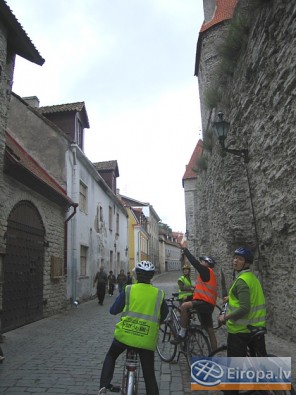 Vismaz 1 h pirms brauciena ir nepieciešams veikt rezervāciju pa tālruni vai arī epastu. Sīkāka informācija: www.citybike.ee Vismaz 1 h pirms brauciena ir nepieciešams veikt rezervāciju pa tālruni vai arī epastu. Sīkāka informācija: www.citybike.ee 15225