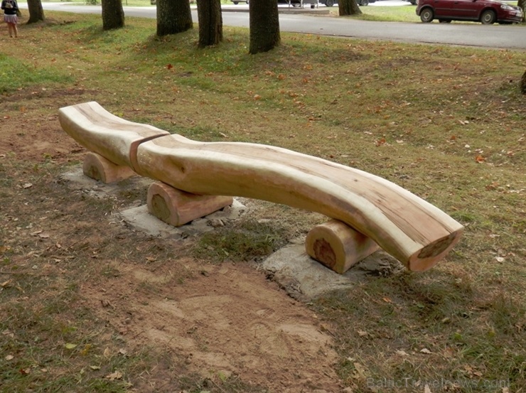 Riebiņu novada Galēnu pagasta Galēnu muižas kungu mājas priekšā atrodas franču dārzu stilā veidots regulāra plānojuma parks, kurā izveidota Filozofija Riebiņu novada Galēnu pagasta Galēnu muižas kungu mājas priekšā atrodas franču dārzu stilā veidots regulāra plānojuma parks, kurā izveidota Filozofija 280416