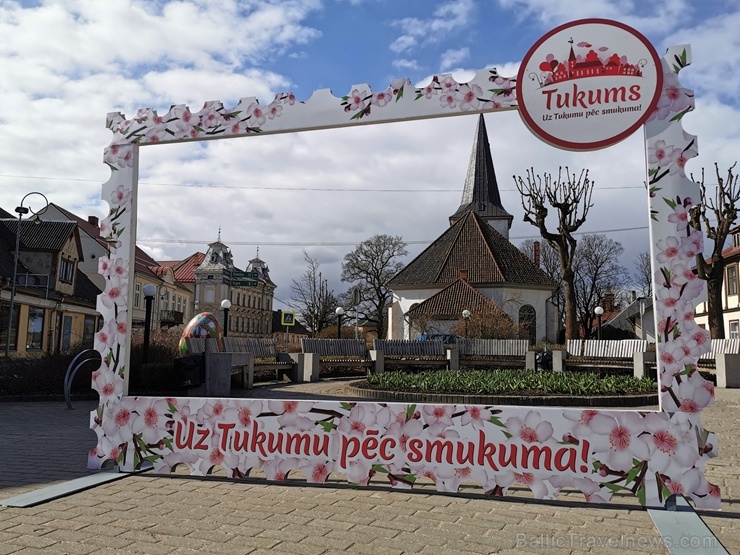 Lai arī iedzīvotājiem noteikti stingri socializēšanās noteikumi, Tukuma pilsētā pavasara dekorācijas – Lieldienu olas ir izvietotas Lai arī iedzīvotājiem noteikti stingri socializēšanās noteikumi, Tukuma pilsētā pavasara dekorācijas – Lieldienu olas ir izvietotas 280458