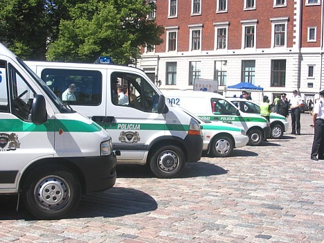 Rīgas Pašvaldības policijas operatīvie transporta līdzekļi turpmāk tiks atzīmēti ar speciāliem borta reģistrācijas numuriem, kas padarīs policijas dar Rīgas Pašvaldības policijas operatīvie transporta līdzekļi turpmāk tiks atzīmēti ar speciāliem borta reģistrācijas numuriem, kas padarīs policijas dar 15242