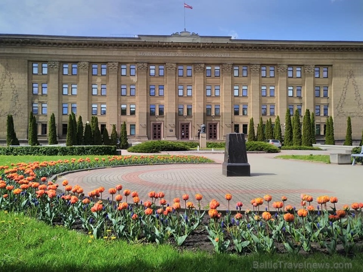 Daugavpilī sākusies silta un saulaina vasara - siltais gadalaiks jūtams gan dabā, gan tūrisma objektu noskaņojumā Daugavpilī sākusies silta un saulaina vasara - siltais gadalaiks jūtams gan dabā, gan tūrisma objektu noskaņojumā 283933