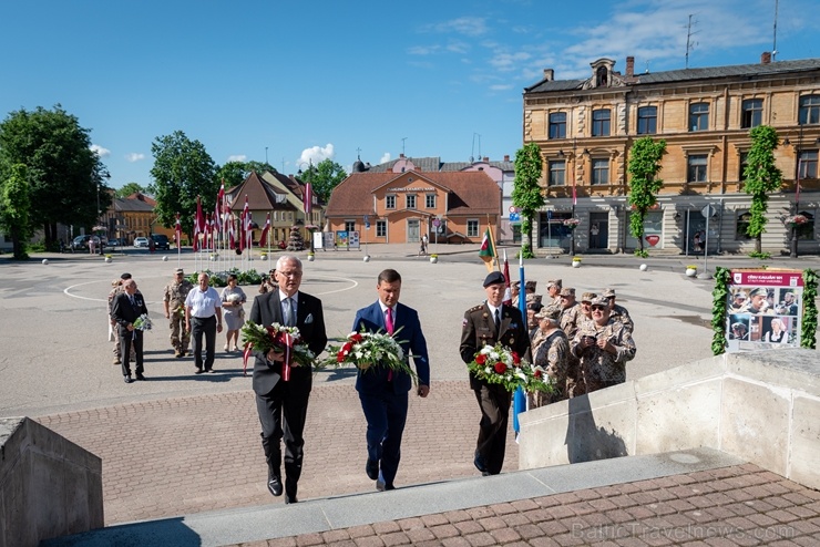 Cēsīs atzīmē Latvijas Uzvaras dienu un Cēsu kauju 101. gadadienu 284628