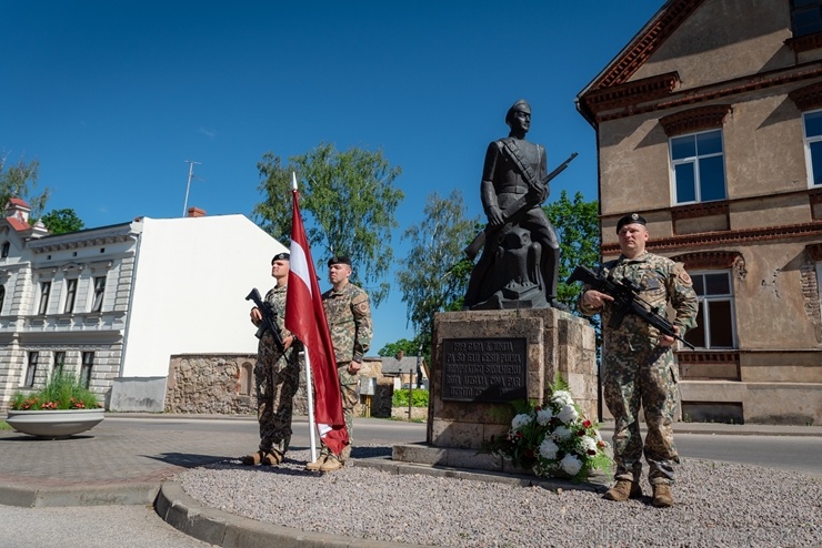 Cēsīs atzīmē Latvijas Uzvaras dienu un Cēsu kauju 101. gadadienu 284638