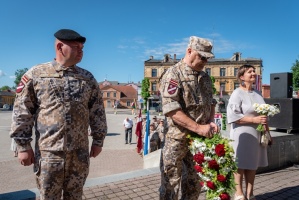 Cēsīs atzīmē Latvijas Uzvaras dienu un Cēsu kauju 101. gadadienu 8