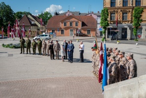 Cēsīs atzīmē Latvijas Uzvaras dienu un Cēsu kauju 101. gadadienu 11