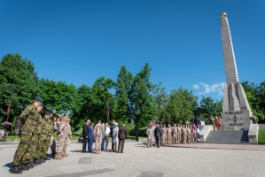 Cēsīs atzīmē Latvijas Uzvaras dienu un Cēsu kauju 101. gadadienu 12