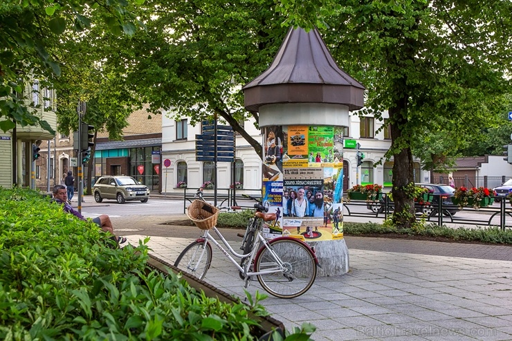 Ventspilī košos ziedos rotājas ikkatra pilsētas iela 285833