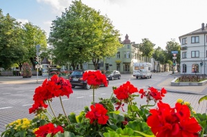 Ventspilī košos ziedos rotājas ikkatra pilsētas iela 32