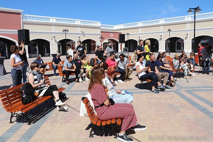 Viktors Ravdive un Lauris Aleksejevs aicina uz «Burger Battle» jaunajā «Via Jurmala Outlet Village» Viktors Ravdive un Lauris Aleksejevs aicina uz «Burger Battle» jaunajā «Via Jurmala Outlet Village» 286385