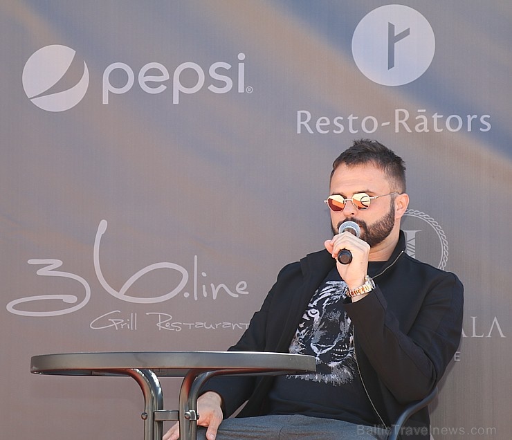 Viktors Ravdive un Lauris Aleksejevs aicina uz «Burger Battle» jaunajā «Via Jurmala Outlet Village» Viktors Ravdive un Lauris Aleksejevs aicina uz «Burger Battle» jaunajā «Via Jurmala Outlet Village» 286400