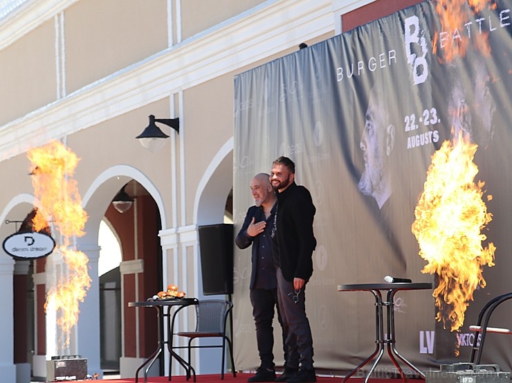 Viktors Ravdive un Lauris Aleksejevs aicina uz «Burger Battle» jaunajā «Via Jurmala Outlet Village» Viktors Ravdive un Lauris Aleksejevs aicina uz «Burger Battle» jaunajā «Via Jurmala Outlet Village» 286408