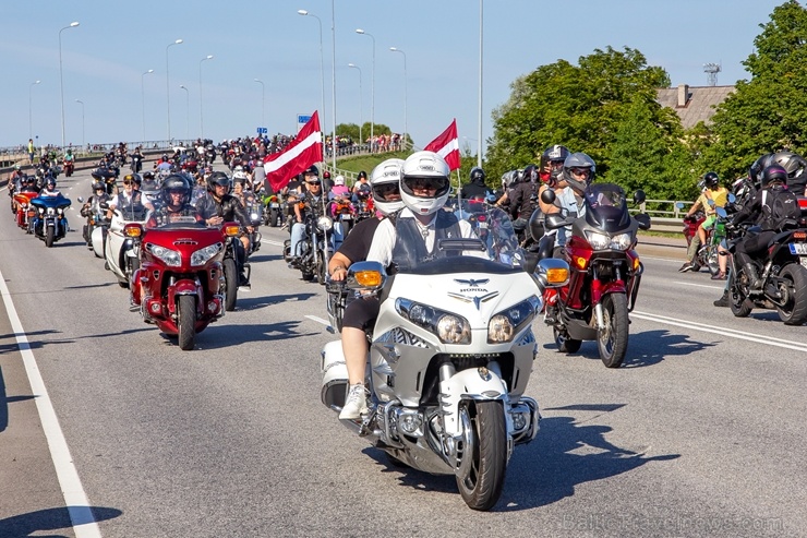 Ventspils ielas un ostas promenādi pierūcina «Kurland bike meet 2020» Motociklu parāde 286580