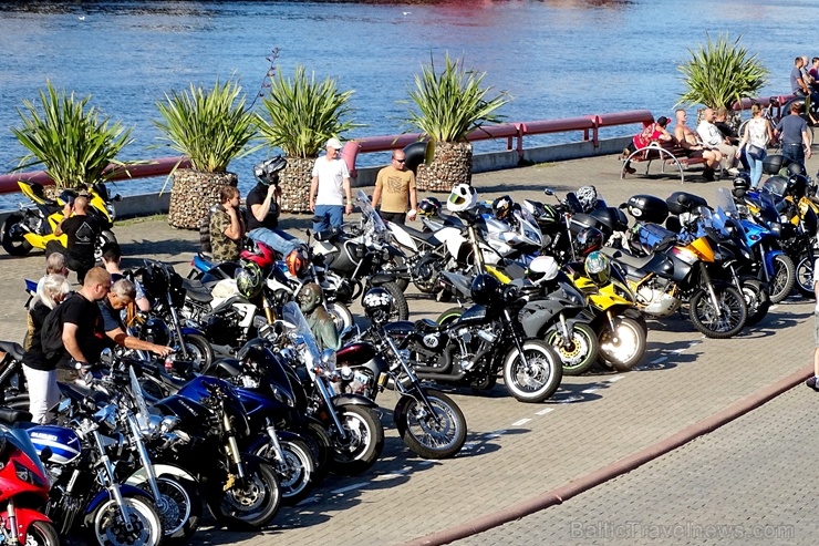 Ventspils ielas un ostas promenādi pierūcina «Kurland bike meet 2020» Motociklu parāde 286630