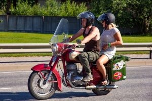 Ventspils ielas un ostas promenādi pierūcina «Kurland bike meet 2020» Motociklu parāde 10