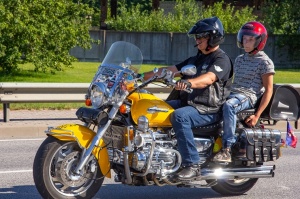 Ventspils ielas un ostas promenādi pierūcina «Kurland bike meet 2020» Motociklu parāde 12