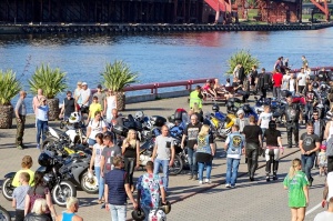 Ventspils ielas un ostas promenādi pierūcina «Kurland bike meet 2020» Motociklu parāde 62