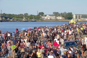 Ventspils ielas un ostas promenādi pierūcina «Kurland bike meet 2020» Motociklu parāde 74