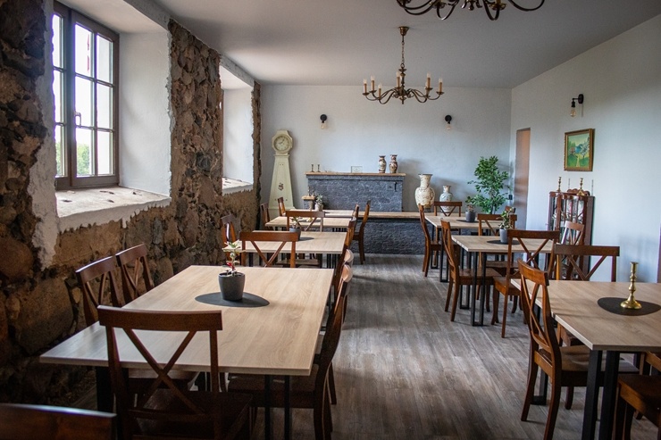 Pirmās bildes no sajūtu viesu mājas «Donas» Smiltenes novadā, kur pirms atklāšanas prezentē unikālu interjeru (+37126447772). Foto: Alise Erģe Pirmās bildes no sajūtu viesu mājas «Donas» Smiltenes novadā, kur pirms atklāšanas prezentē unikālu interjeru (+37126447772). Foto: Alise Erģe 287915