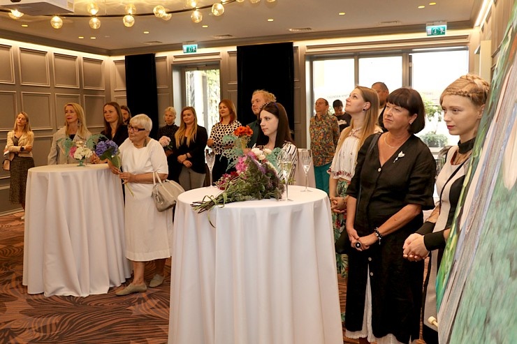 Rīgas viesnīcā «Grand Poet by Semarah Hotels» LMA absolvente Laura Veļa 12.08.2020 atklāj personālizstādi Rīgas viesnīcā «Grand Poet by Semarah Hotels» LMA absolvente Laura Veļa 12.08.2020 atklāj personālizstādi 288267