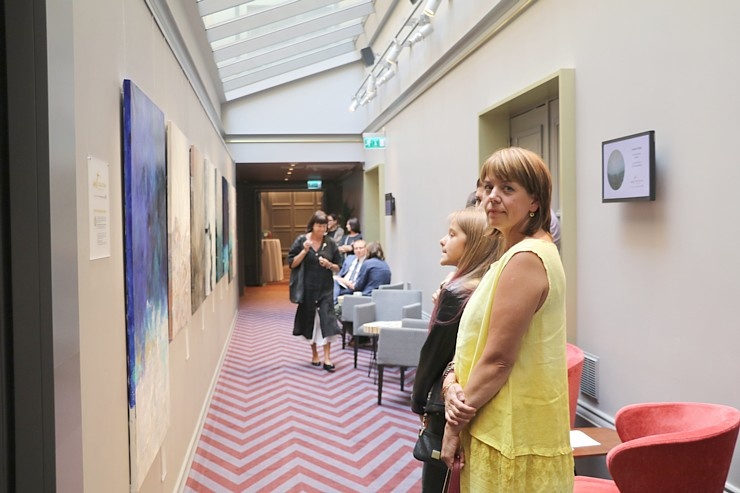 Rīgas viesnīcā «Grand Poet by Semarah Hotels» LMA absolvente Laura Veļa 12.08.2020 atklāj personālizstādi Rīgas viesnīcā «Grand Poet by Semarah Hotels» LMA absolvente Laura Veļa 12.08.2020 atklāj personālizstādi 288271