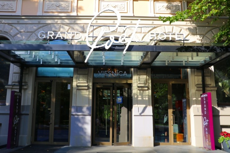 Rīgas viesnīcā «Grand Poet by Semarah Hotels» LMA absolvente Laura Veļa 12.08.2020 atklāj personālizstādi Rīgas viesnīcā «Grand Poet by Semarah Hotels» LMA absolvente Laura Veļa 12.08.2020 atklāj personālizstādi 288294