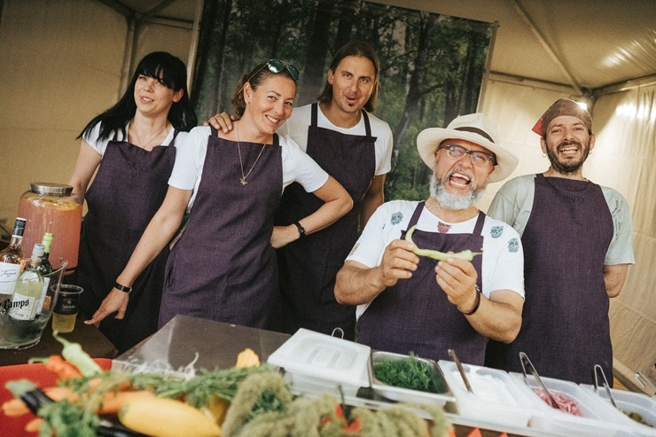 10 Rīgas restorāni un šefpavāri 15.08.2020 prezentē savu pavārmākslu «Rīgas svētku restorāns»: Foto: LiveRiga.com 10 Rīgas restorāni un šefpavāri 15.08.2020 prezentē savu pavārmākslu «Rīgas svētku restorāns»: Foto: LiveRiga.com 288378