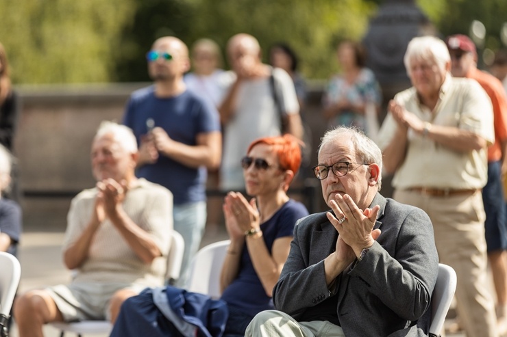 Brīvības laukumā atklāj Latvijas neatkarības atjaunošanas trīsdesmitgadei veltītu lielformāta fotoizstādi Brīvības laukumā atklāj Latvijas neatkarības atjaunošanas trīsdesmitgadei veltītu lielformāta fotoizstādi 289032