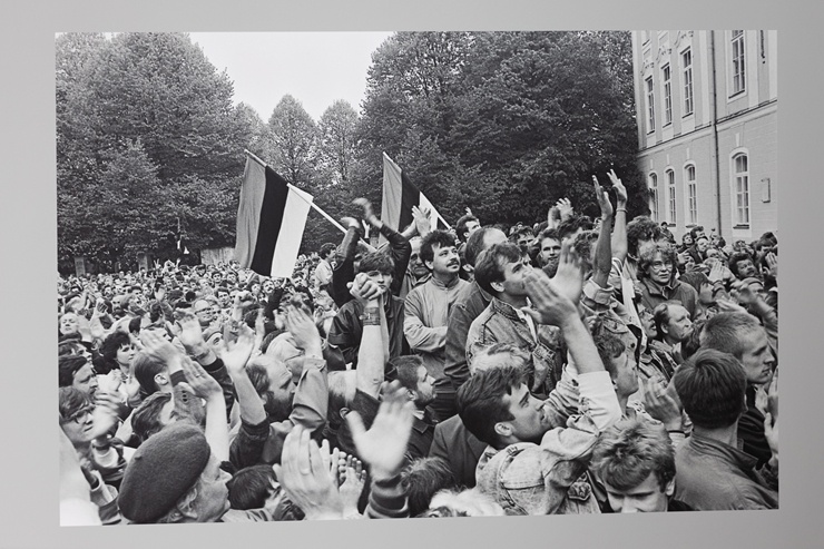 Brīvības laukumā atklāj Latvijas neatkarības atjaunošanas trīsdesmitgadei veltītu lielformāta fotoizstādi Brīvības laukumā atklāj Latvijas neatkarības atjaunošanas trīsdesmitgadei veltītu lielformāta fotoizstādi 289049