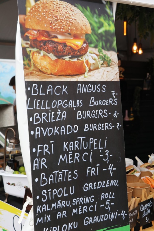 «Burger Battle» pirmo reizi Latvijā, «Via Jurmala Outlet Village», nosaka uzvarētāju - Viktors Ravdive (Resto-Rātors) «Burger Battle» pirmo reizi Latvijā, «Via Jurmala Outlet Village», nosaka uzvarētāju - Viktors Ravdive (Resto-Rātors) 289140