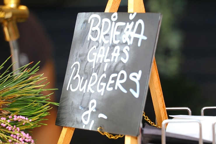 «Burger Battle» pirmo reizi Latvijā, «Via Jurmala Outlet Village», nosaka uzvarētāju - Viktors Ravdive (Resto-Rātors) «Burger Battle» pirmo reizi Latvijā, «Via Jurmala Outlet Village», nosaka uzvarētāju - Viktors Ravdive (Resto-Rātors) 289151