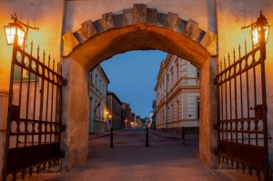 Cēsis ir ne tikai viena no senākajām, bet arī latviskākajām pilsētām. Krāšņām dabas ainavām un vēstures liecībām bagāta, tā iemieso senatnes garu un m 5