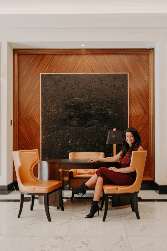 Viesnīcas Grand Hotel Kempinski Riga restorānu «Stage 22» paspilgtina Ievas Bondares mākslas darbi Viesnīcas Grand Hotel Kempinski Riga restorānu «Stage 22» paspilgtina Ievas Bondares mākslas darbi 290116