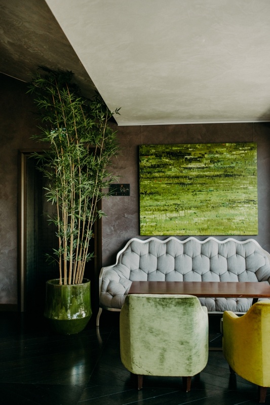 Viesnīcas Grand Hotel Kempinski Riga restorānu «Stage 22» paspilgtina Ievas Bondares mākslas darbi Viesnīcas Grand Hotel Kempinski Riga restorānu «Stage 22» paspilgtina Ievas Bondares mākslas darbi 290119