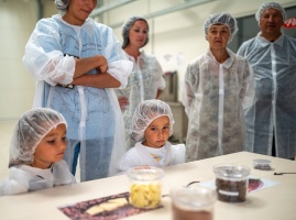 Tūristi ekskursijās var uzzināt «Pobeda Confectionery» garšas noslēpumus 2