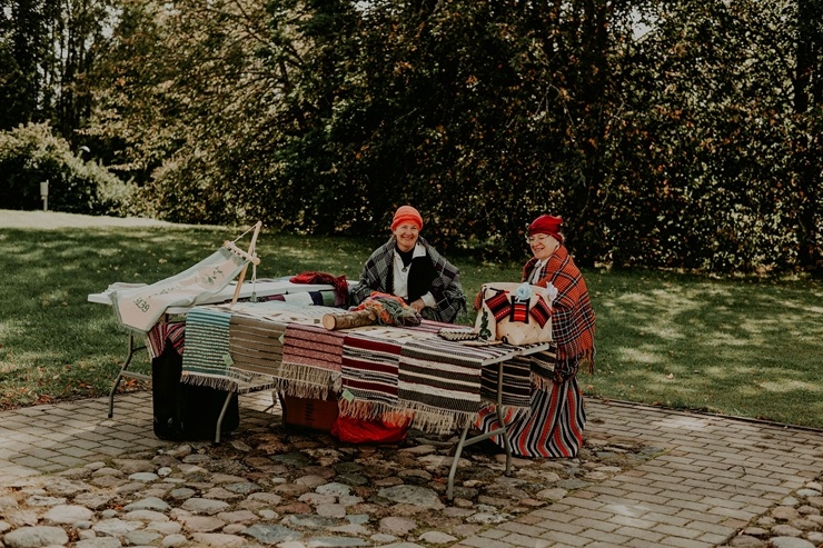 Jaunmoku pilī tiek atzīmēti Dārza svētki «pārMAINĪTies». Foto: Sabīne Unda 291696