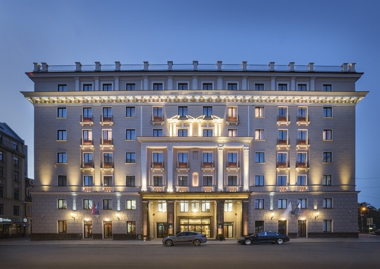 Rīgā Francijas prezidents Emanuels Makrons ar kundzi Brižitu Makronu izvēlas «Grand Hotel Kempinski Riga» Foto: Aksels Zirnis Rīgā Francijas prezidents Emanuels Makrons ar kundzi Brižitu Makronu izvēlas «Grand Hotel Kempinski Riga» Foto: Aksels Zirnis 291800