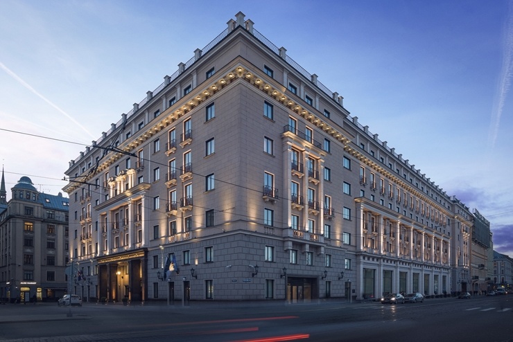 Rīgā Francijas prezidents Emanuels Makrons ar kundzi Brižitu Makronu izvēlas «Grand Hotel Kempinski Riga» Foto: Aksels Zirnis Rīgā Francijas prezidents Emanuels Makrons ar kundzi Brižitu Makronu izvēlas «Grand Hotel Kempinski Riga» Foto: Aksels Zirnis 291801