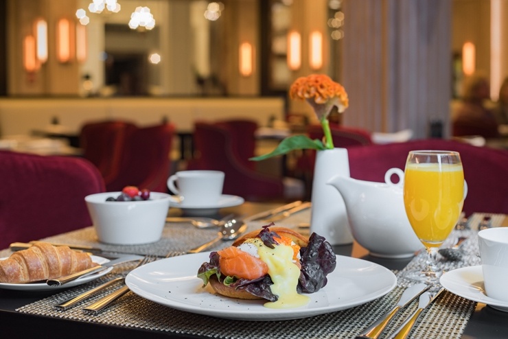 Rīgā Francijas prezidents Emanuels Makrons ar kundzi Brižitu Makronu izvēlas «Grand Hotel Kempinski Riga» Foto: Aksels Zirnis Rīgā Francijas prezidents Emanuels Makrons ar kundzi Brižitu Makronu izvēlas «Grand Hotel Kempinski Riga» Foto: Aksels Zirnis 291807