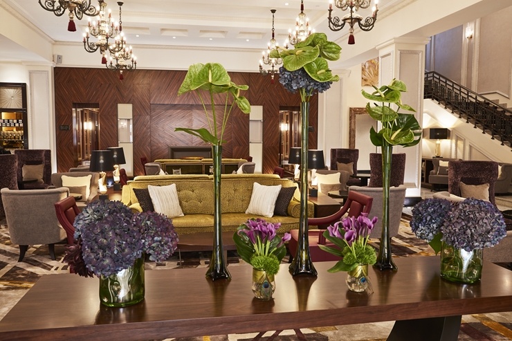 Rīgā Francijas prezidents Emanuels Makrons ar kundzi Brižitu Makronu izvēlas «Grand Hotel Kempinski Riga» Foto: Aksels Zirnis Rīgā Francijas prezidents Emanuels Makrons ar kundzi Brižitu Makronu izvēlas «Grand Hotel Kempinski Riga» Foto: Aksels Zirnis 291814