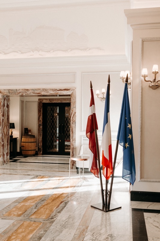 Rīgā Francijas prezidents Emanuels Makrons ar kundzi Brižitu Makronu izvēlas «Grand Hotel Kempinski Riga» Foto: Aksels Zirnis Rīgā Francijas prezidents Emanuels Makrons ar kundzi Brižitu Makronu izvēlas «Grand Hotel Kempinski Riga» Foto: Aksels Zirnis 291815