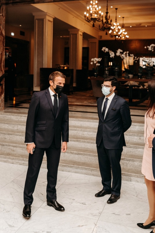Rīgā Francijas prezidents Emanuels Makrons ar kundzi Brižitu Makronu izvēlas «Grand Hotel Kempinski Riga» Foto: Aksels Zirnis Rīgā Francijas prezidents Emanuels Makrons ar kundzi Brižitu Makronu izvēlas «Grand Hotel Kempinski Riga» Foto: Aksels Zirnis 291816